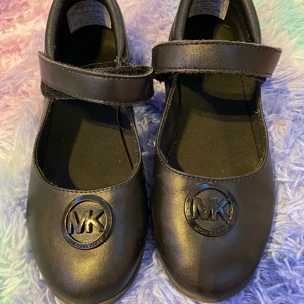 Girls Michael Kors “Mary Jane’s”. Sz 4. Lightly worn.